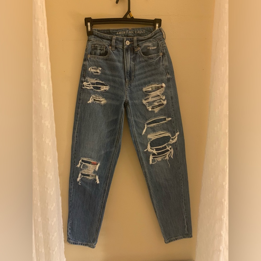 Brand new American Eagle Mom Jeans